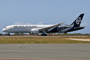 Air New Zealand Boeing 787-9 Dreamliner (ZK-NZI) at  Honolulu - International, United States