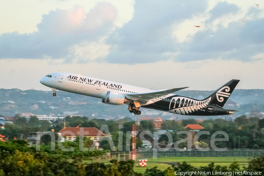 Air New Zealand Boeing 787-9 Dreamliner (ZK-NZK) | Photo 403265