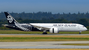 Air New Zealand Boeing 787-9 Dreamliner (ZK-NZL) at  Vancouver - International, Canada