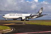 Air New Zealand Boeing 777-219(ER) (ZK-OKB) at  Auckland - International, New Zealand