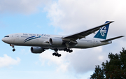 Air New Zealand Boeing 777-219(ER) (ZK-OKB) at  London - Heathrow, United Kingdom