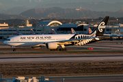 Air New Zealand Boeing 777-219(ER) (ZK-OKC) at  Los Angeles - International, United States