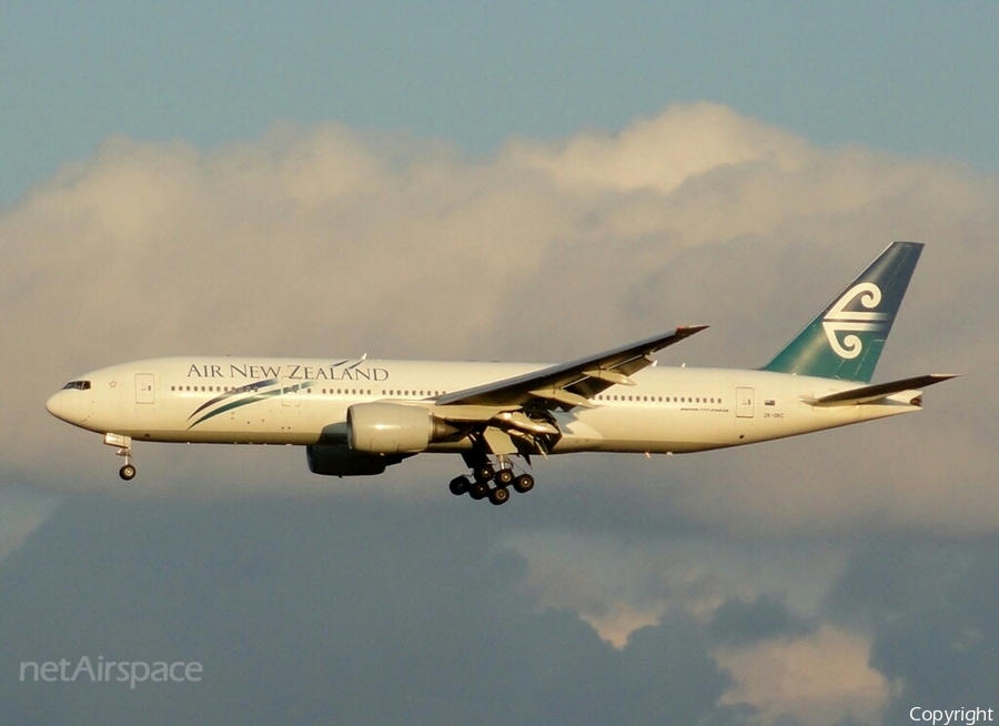Air New Zealand Boeing 777-219(ER) (ZK-OKC) | Photo 77010