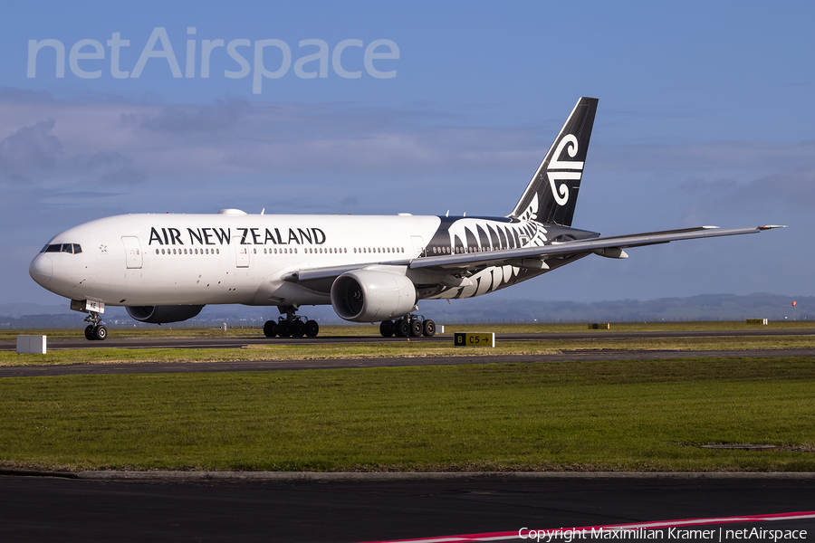 Air New Zealand Boeing 777-219(ER) (ZK-OKE) | Photo 391952
