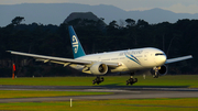 Air New Zealand Boeing 777-219(ER) (ZK-OKF) at  Auckland - International, New Zealand