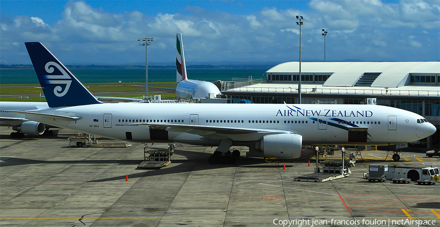 Air New Zealand Boeing 777-219(ER) (ZK-OKH) | Photo 132294