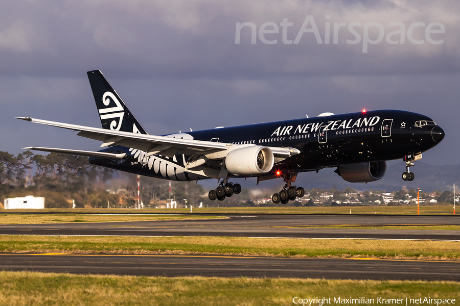Air New Zealand Boeing 777-219(ER) (ZK-OKH) | Photo 391978
