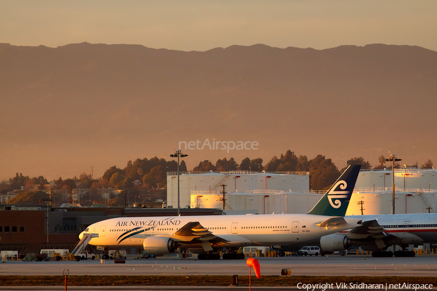 Air New Zealand Boeing 777-219(ER) (ZK-OKH) | Photo 19338