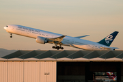 Air New Zealand Boeing 777-319(ER) (ZK-OKM) at  Los Angeles - International, United States