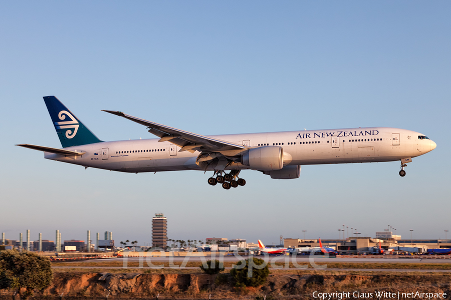 Air New Zealand Boeing 777-319(ER) (ZK-OKM) | Photo 307597