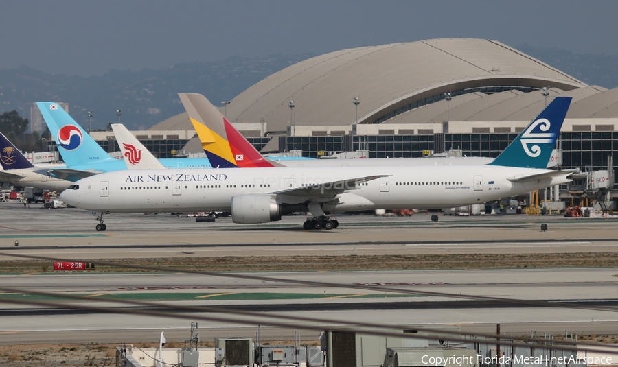 Air New Zealand Boeing 777-319(ER) (ZK-OKM) | Photo 408582