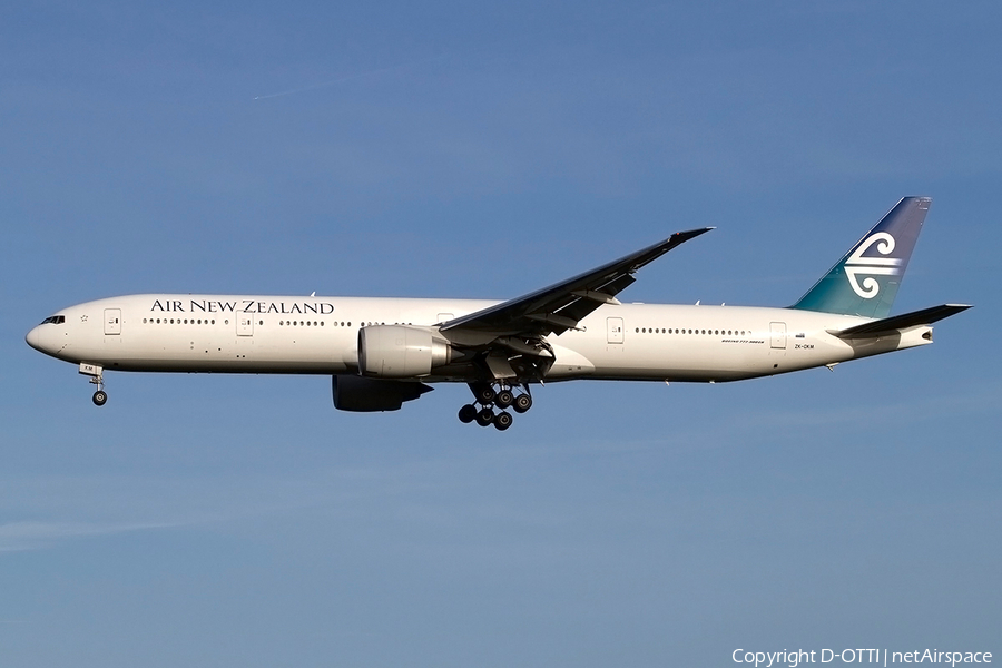 Air New Zealand Boeing 777-319(ER) (ZK-OKM) | Photo 400180