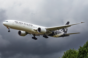 Air New Zealand Boeing 777-319(ER) (ZK-OKM) at  London - Heathrow, United Kingdom