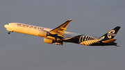 Air New Zealand Boeing 777-319(ER) (ZK-OKN) at  London - Heathrow, United Kingdom