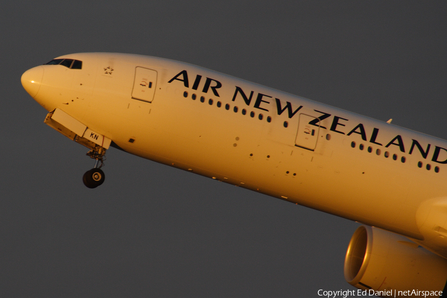 Air New Zealand Boeing 777-319(ER) (ZK-OKN) | Photo 199476