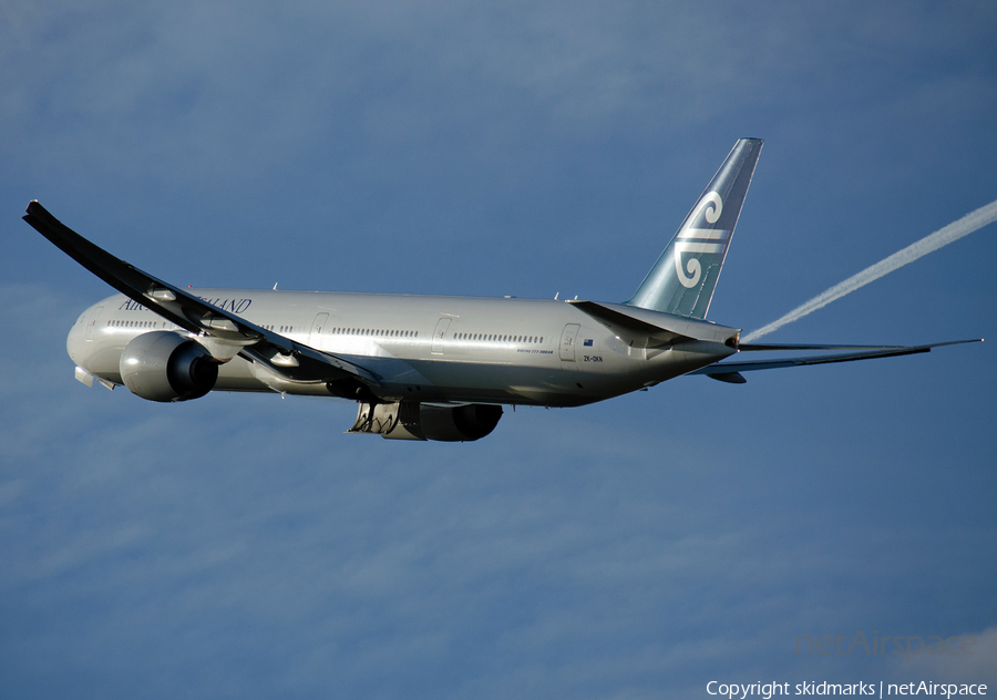 Air New Zealand Boeing 777-319(ER) (ZK-OKN) | Photo 32498