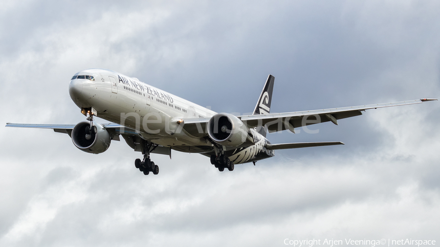 Air New Zealand Boeing 777-319(ER) (ZK-OKN) | Photo 380423