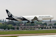 Air New Zealand Boeing 777-319(ER) (ZK-OKN) at  London - Heathrow, United Kingdom