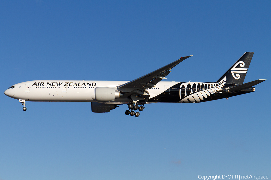 Air New Zealand Boeing 777-319(ER) (ZK-OKN) | Photo 524812