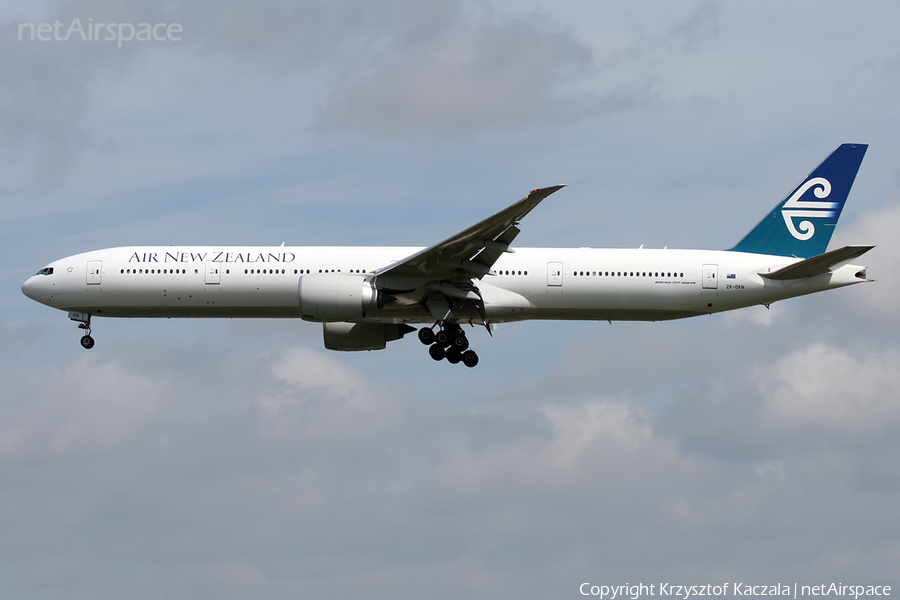 Air New Zealand Boeing 777-319(ER) (ZK-OKN) | Photo 92275