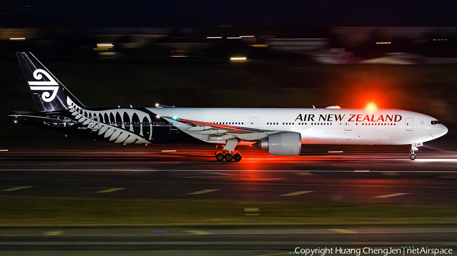Air New Zealand Boeing 777-319(ER) (ZK-OKN) | Photo 672667