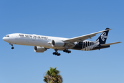 Air New Zealand Boeing 777-319(ER) (ZK-OKO) at  Los Angeles - International, United States