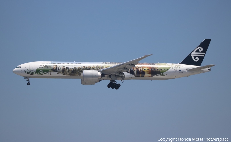 Air New Zealand Boeing 777-319(ER) (ZK-OKP) | Photo 294098