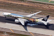 Air New Zealand Boeing 777-319(ER) (ZK-OKP) at  Los Angeles - International, United States