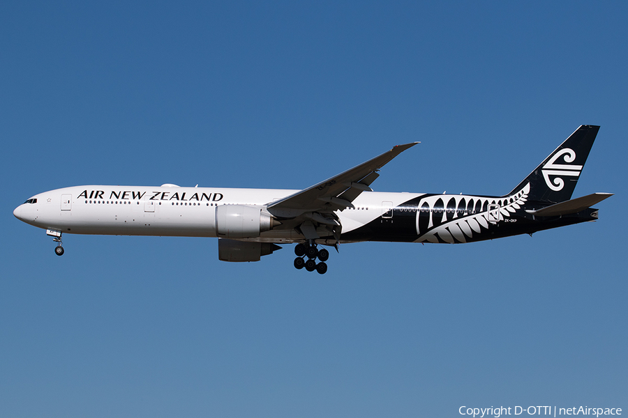 Air New Zealand Boeing 777-319(ER) (ZK-OKP) | Photo 538804