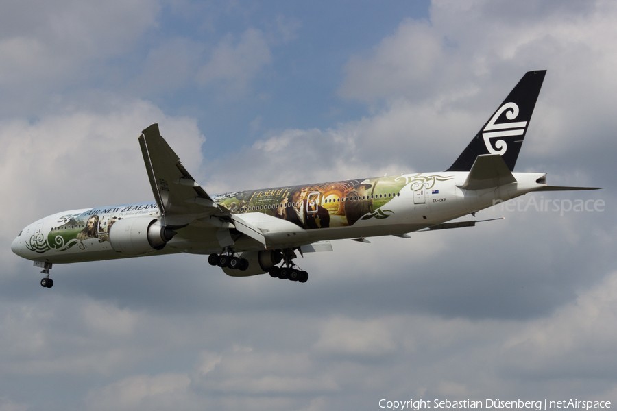 Air New Zealand Boeing 777-319(ER) (ZK-OKP) | Photo 116576