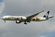 Air New Zealand Boeing 777-319(ER) (ZK-OKP) at  London - Heathrow, United Kingdom