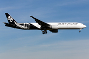 Air New Zealand Boeing 777-319(ER) (ZK-OKP) at  London - Heathrow, United Kingdom