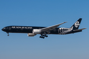 Air New Zealand Boeing 777-319(ER) (ZK-OKQ) at  Los Angeles - International, United States