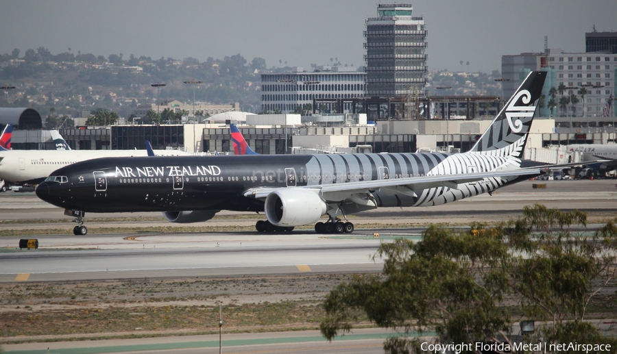 Air New Zealand Boeing 777-319(ER) (ZK-OKQ) | Photo 303850