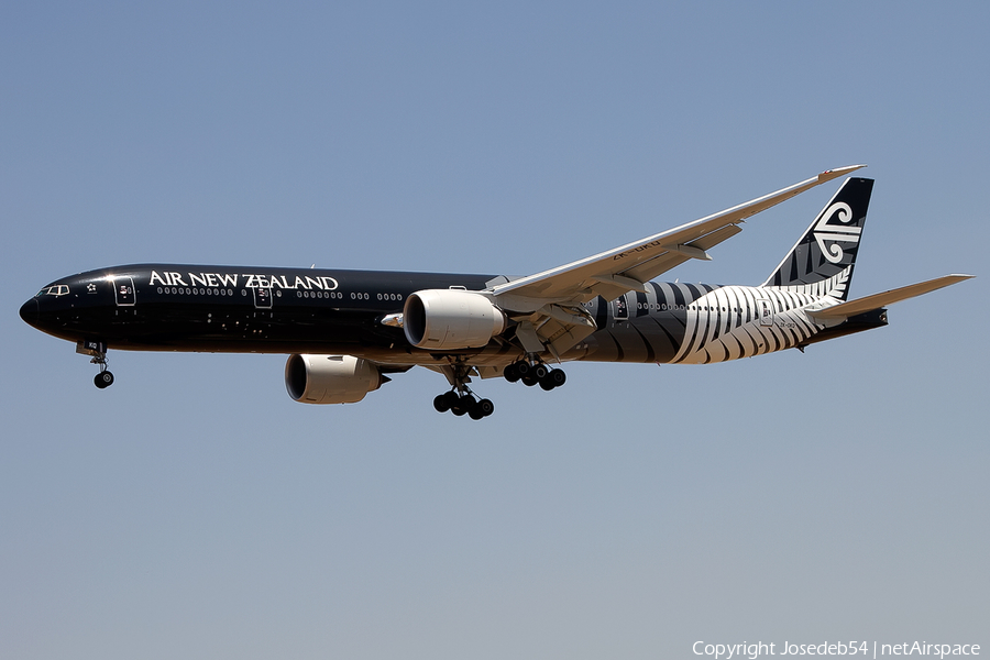 Air New Zealand Boeing 777-319(ER) (ZK-OKQ) | Photo 30556