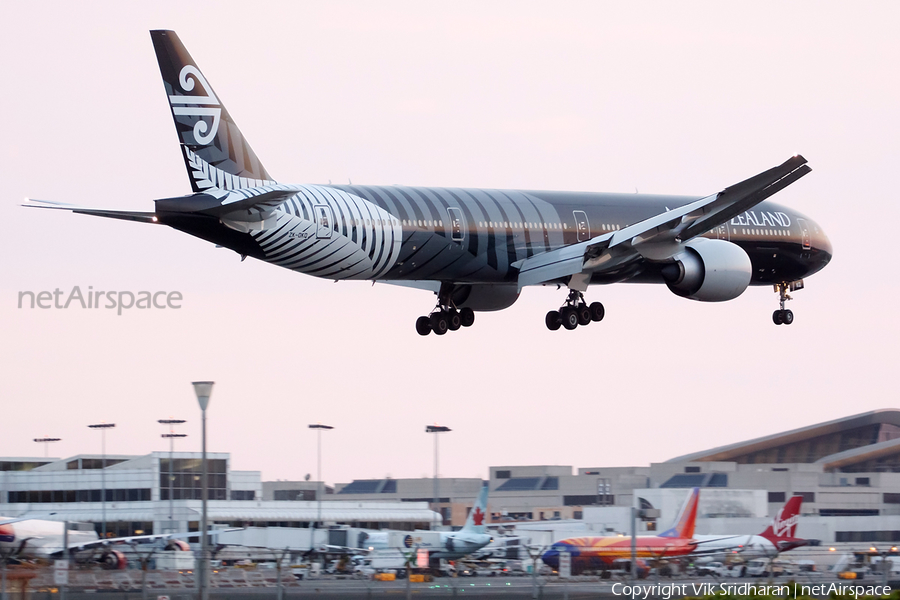 Air New Zealand Boeing 777-319(ER) (ZK-OKQ) | Photo 31474
