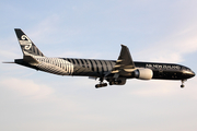 Air New Zealand Boeing 777-319(ER) (ZK-OKQ) at  Los Angeles - International, United States