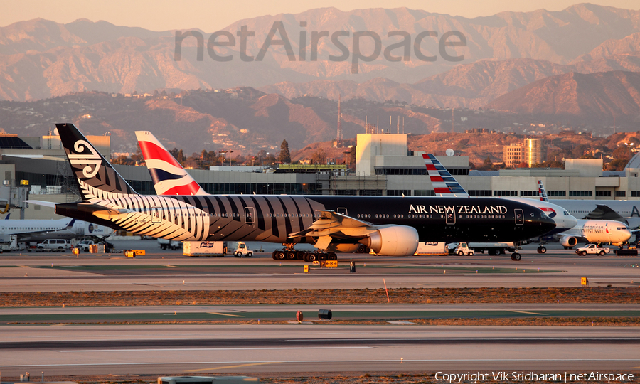 Air New Zealand Boeing 777-319(ER) (ZK-OKQ) | Photo 95004