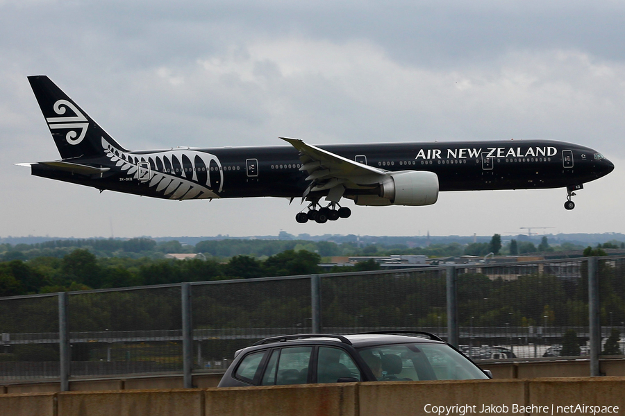 Air New Zealand Boeing 777-319(ER) (ZK-OKQ) | Photo 185533