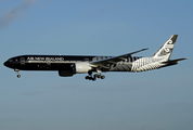 Air New Zealand Boeing 777-319(ER) (ZK-OKQ) at  London - Heathrow, United Kingdom