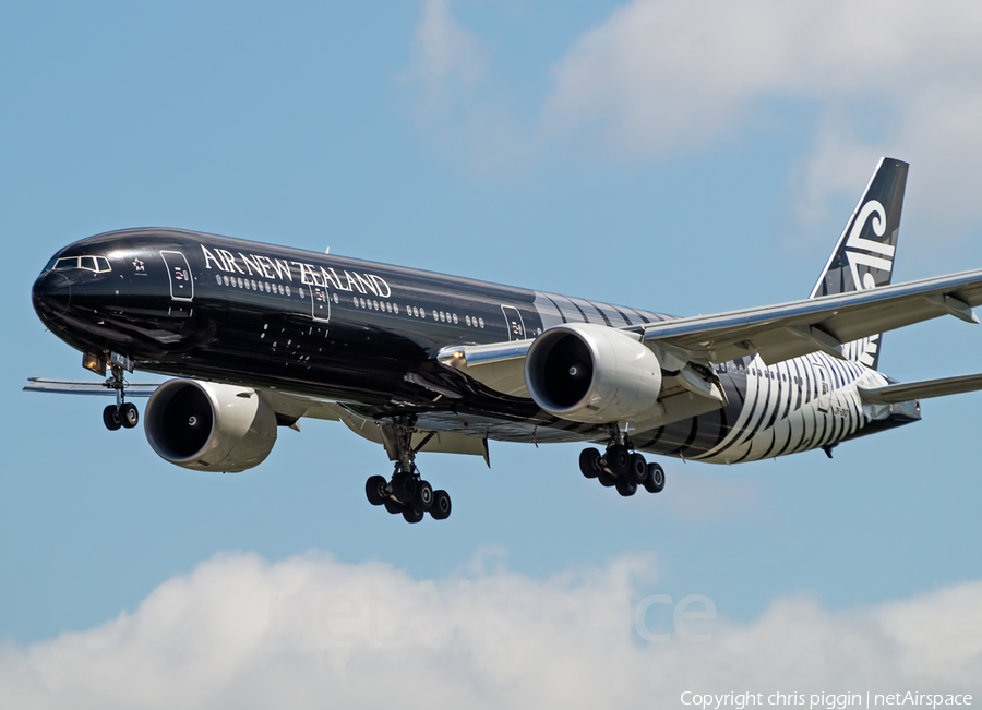 Air New Zealand Boeing 777-319(ER) (ZK-OKQ) | Photo 280474
