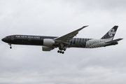 Air New Zealand Boeing 777-319(ER) (ZK-OKQ) at  London - Heathrow, United Kingdom