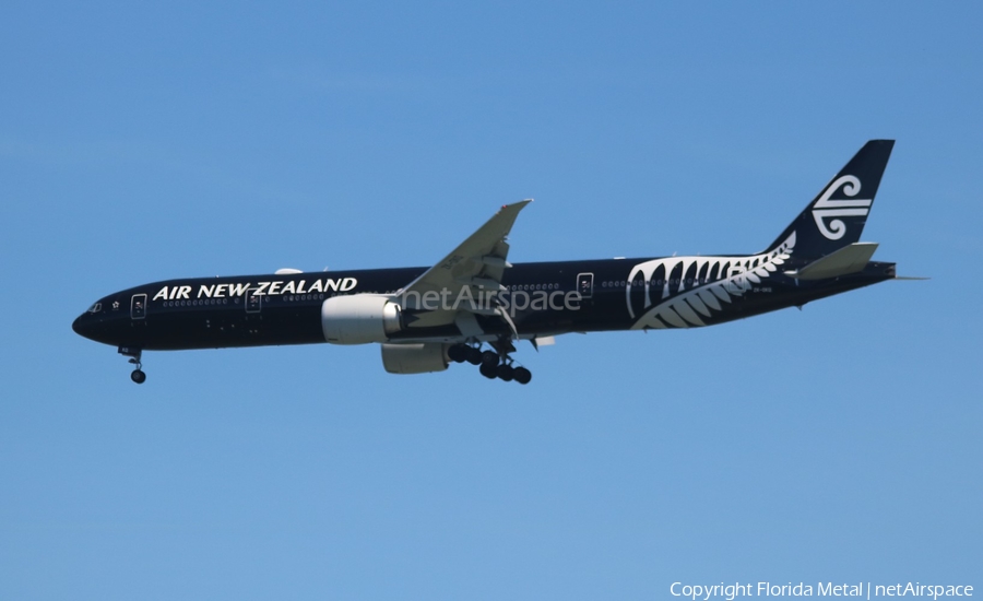 Air New Zealand Boeing 777-319(ER) (ZK-OKQ) | Photo 408590