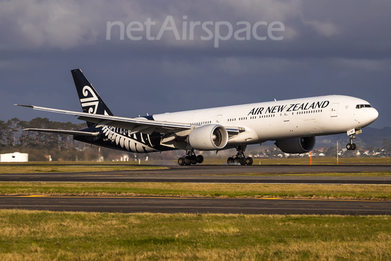 Air New Zealand Boeing 777-319(ER) (ZK-OKR) at  Auckland - International, New Zealand