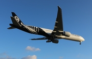 Air New Zealand Boeing 777-319(ER) (ZK-OKR) at  Los Angeles - International, United States