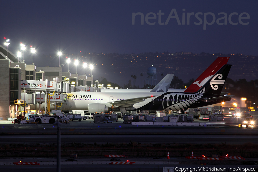 Air New Zealand Boeing 777-319(ER) (ZK-OKR) | Photo 86004