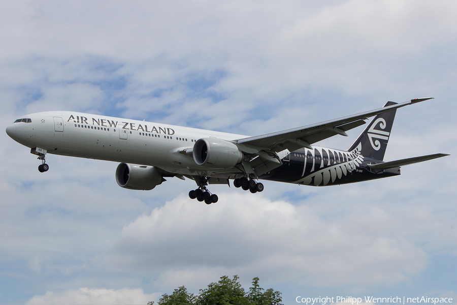 Air New Zealand Boeing 777-319(ER) (ZK-OKR) | Photo 114893