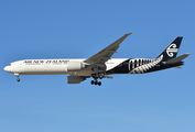 Air New Zealand Boeing 777-319(ER) (ZK-OKS) at  Los Angeles - International, United States