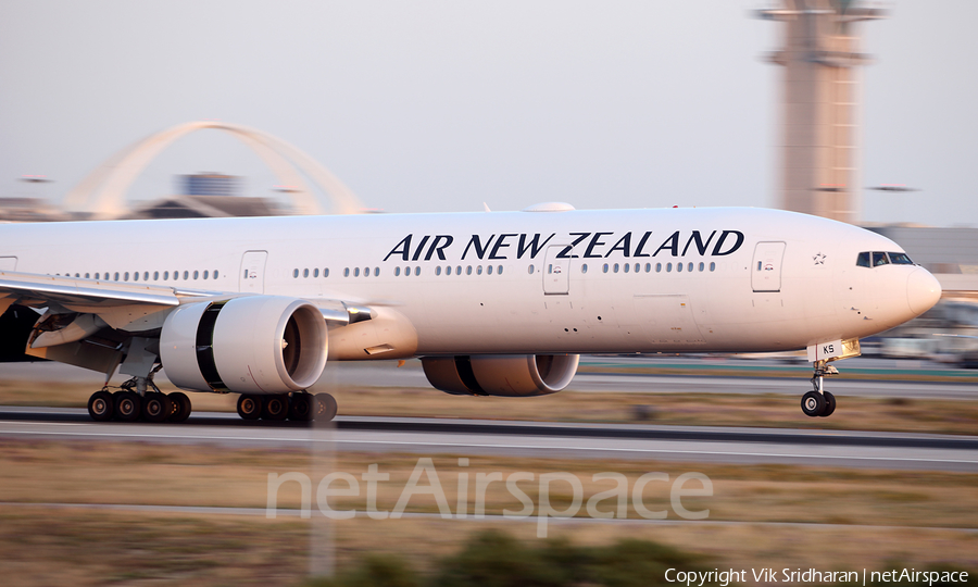 Air New Zealand Boeing 777-319(ER) (ZK-OKS) | Photo 241304