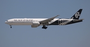 Air New Zealand Boeing 777-319(ER) (ZK-OKS) at  Los Angeles - International, United States